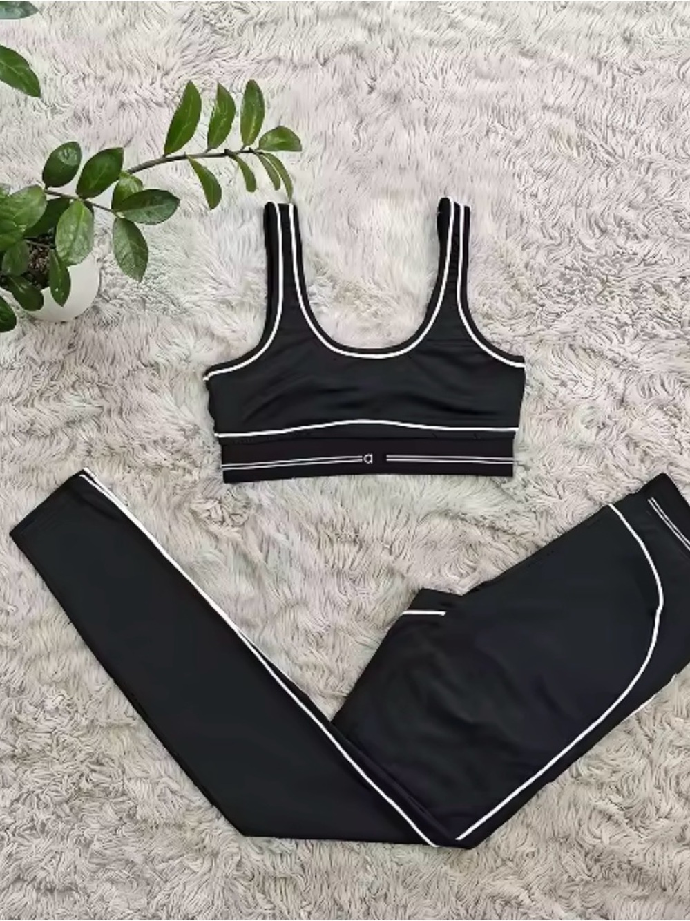 ALO Yoga Black Sports Bra and Legging Set with White Piping